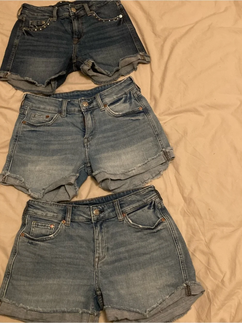 H&M denim shorts bundle Light & Dark Blue size US 4 ( fits US 2)